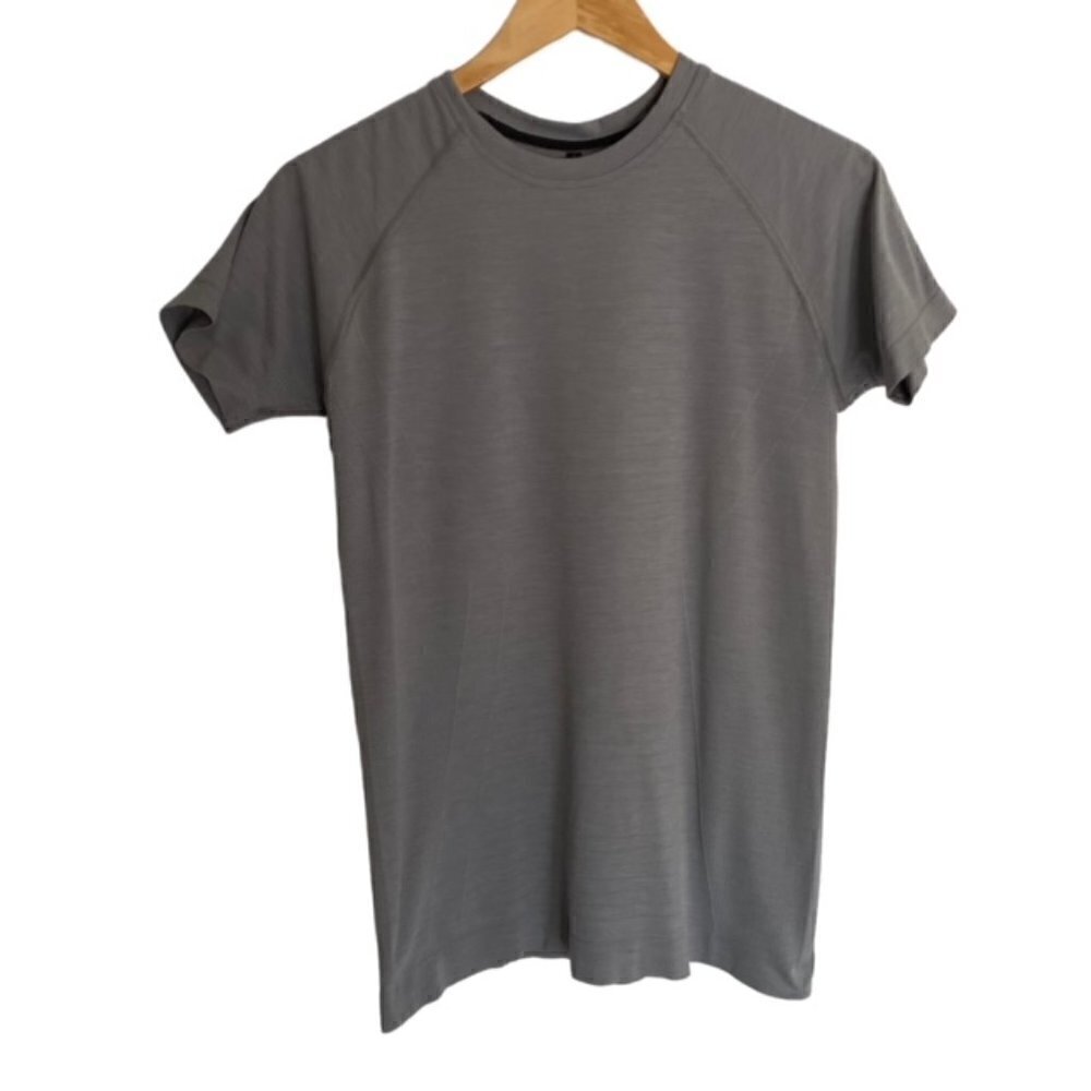 Alphalete Hero Tee in Grey Small